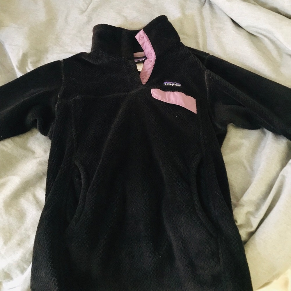 Black Patagonia pullover